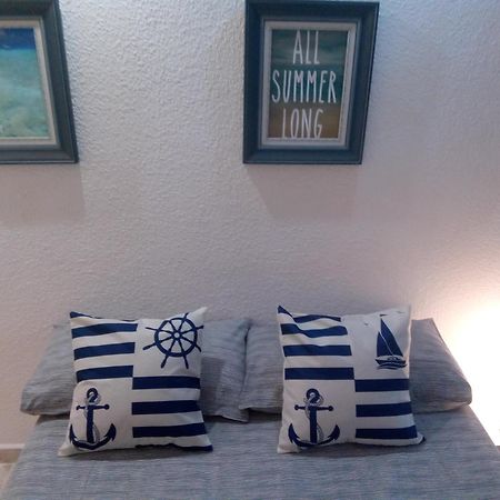 Los Cisnes Beach Studio 100M Playa Apartment เบนัลมาเดนา ภายนอก รูปภาพ