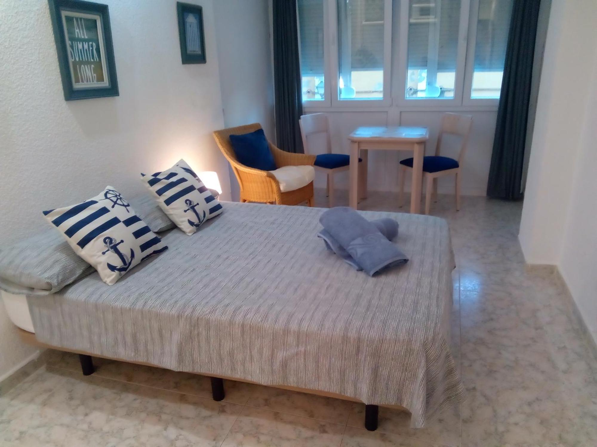 Los Cisnes Beach Studio 100M Playa Apartment เบนัลมาเดนา ภายนอก รูปภาพ
